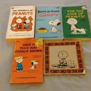 Peanuts Paperback Book Lot - Colorful Vintage Covers